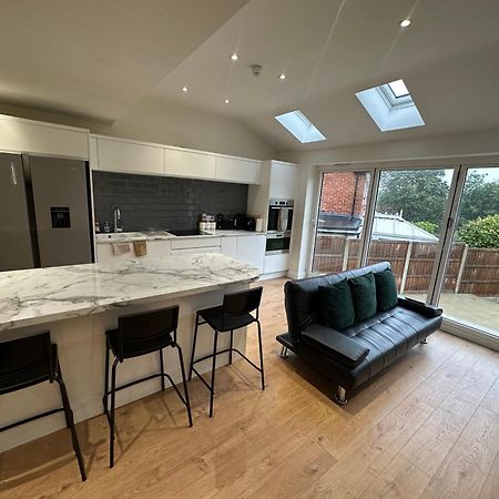 5 Bedroom House In Orpington Extérieur photo