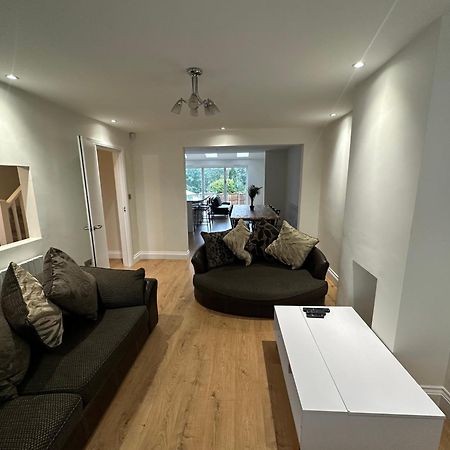 5 Bedroom House In Orpington Extérieur photo