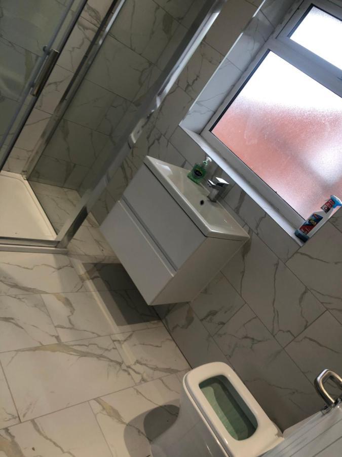 5 Bedroom House In Orpington Extérieur photo