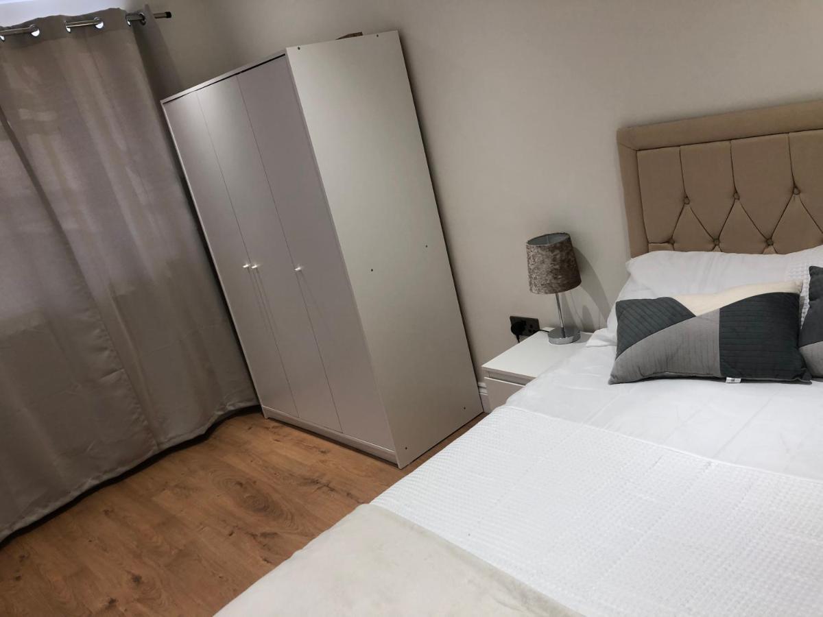 5 Bedroom House In Orpington Extérieur photo