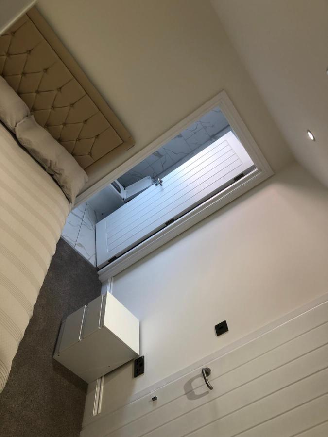 5 Bedroom House In Orpington Extérieur photo