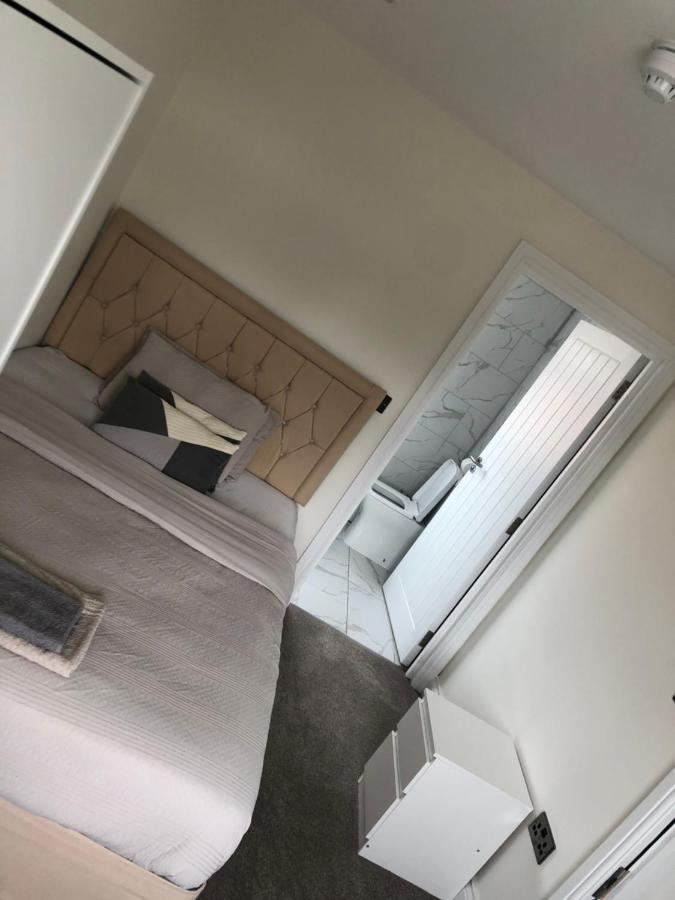 5 Bedroom House In Orpington Extérieur photo