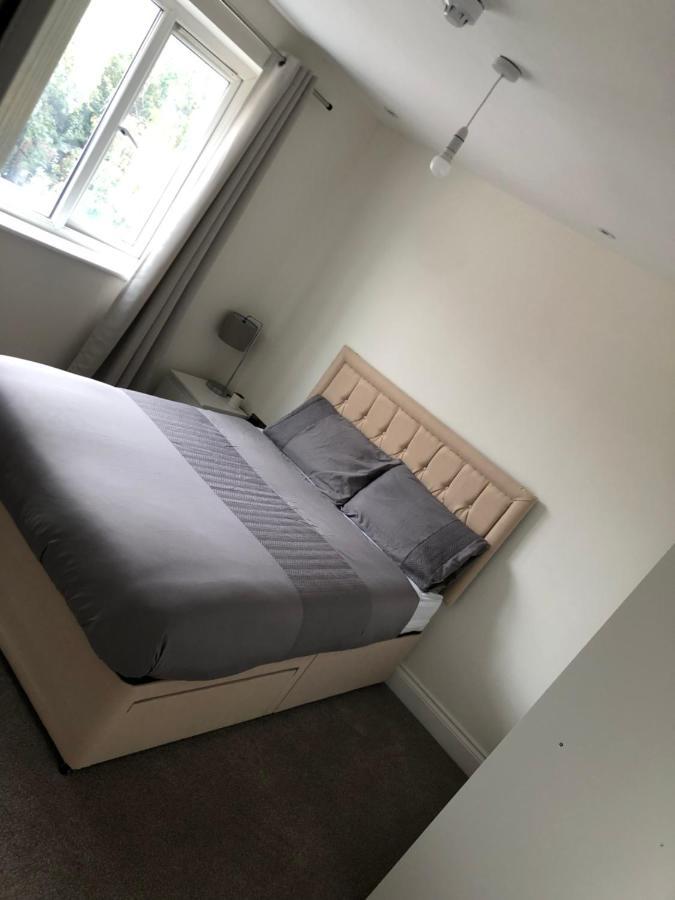 5 Bedroom House In Orpington Extérieur photo