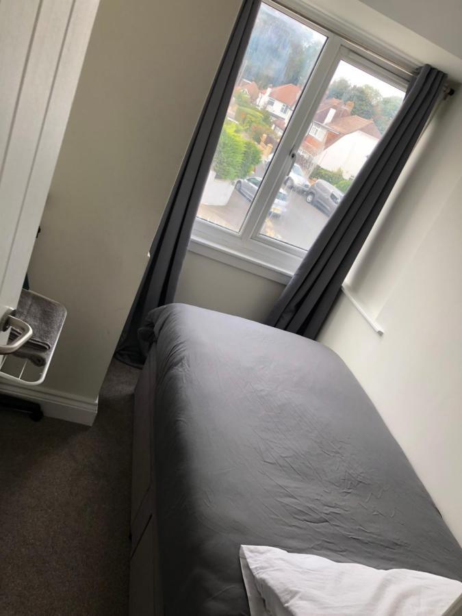 5 Bedroom House In Orpington Extérieur photo