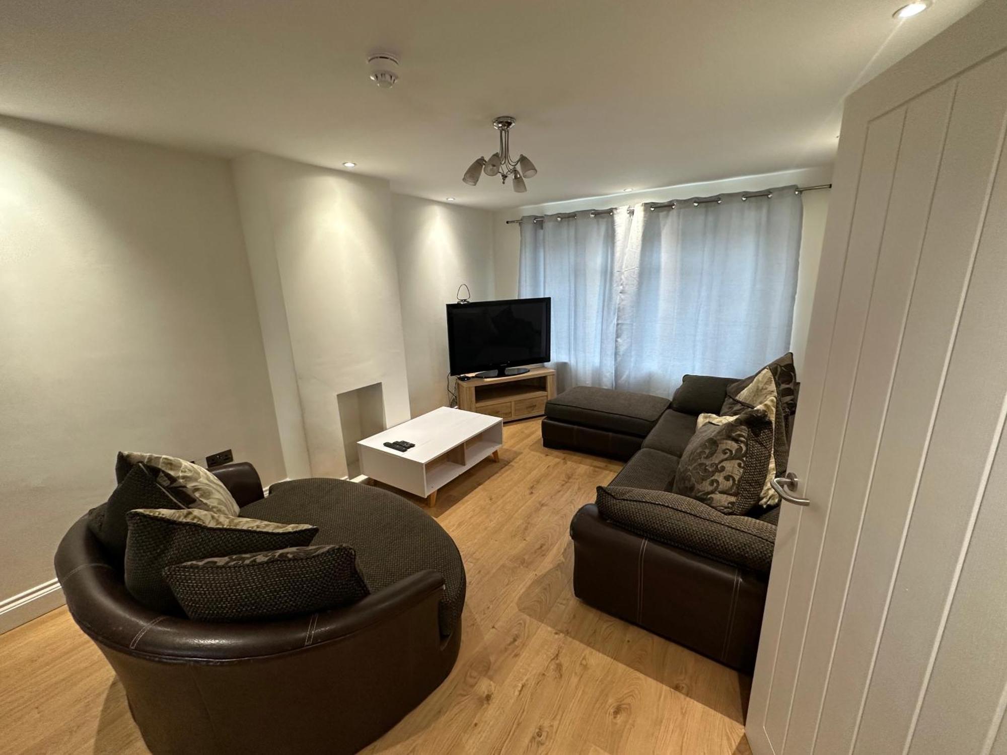 5 Bedroom House In Orpington Extérieur photo